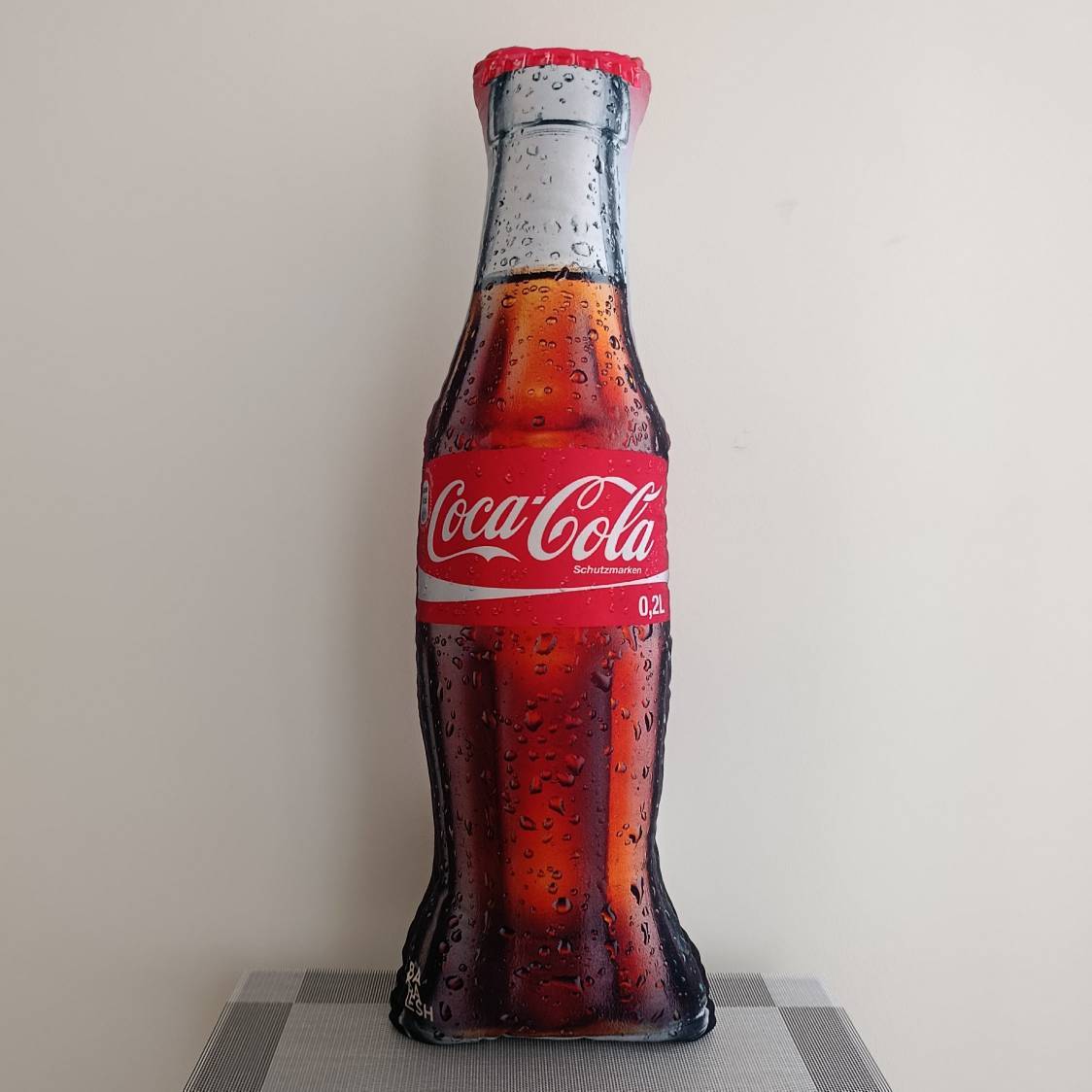 بالش نوشیدنی کوکاکولا Coca-Cola مدل بطری بزرگ و نرم، بالش بغلی شیک برای هدیه تولد، ولنتاین و دکور اتاق